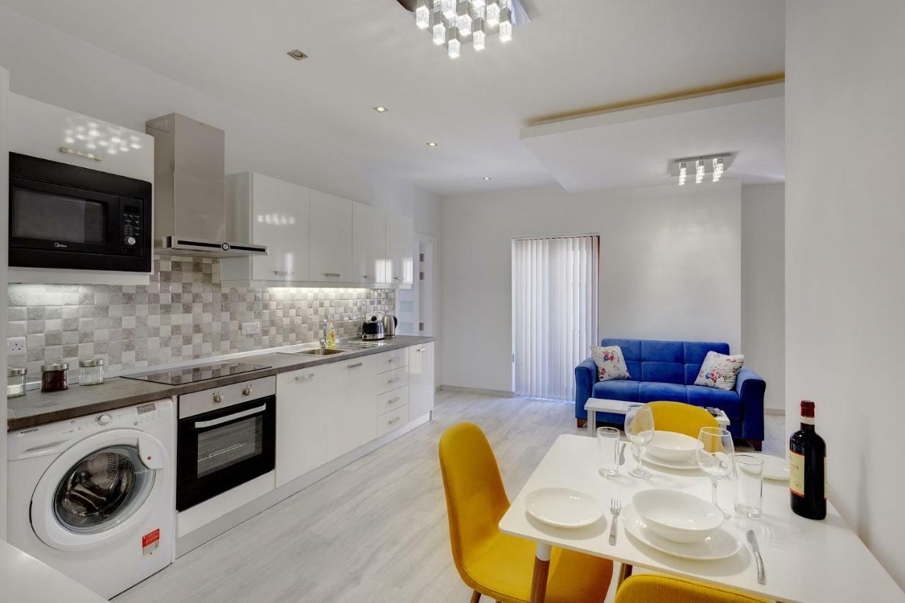 Splendid Apartment, Steps Away From The Sea Sliema Exterior photo