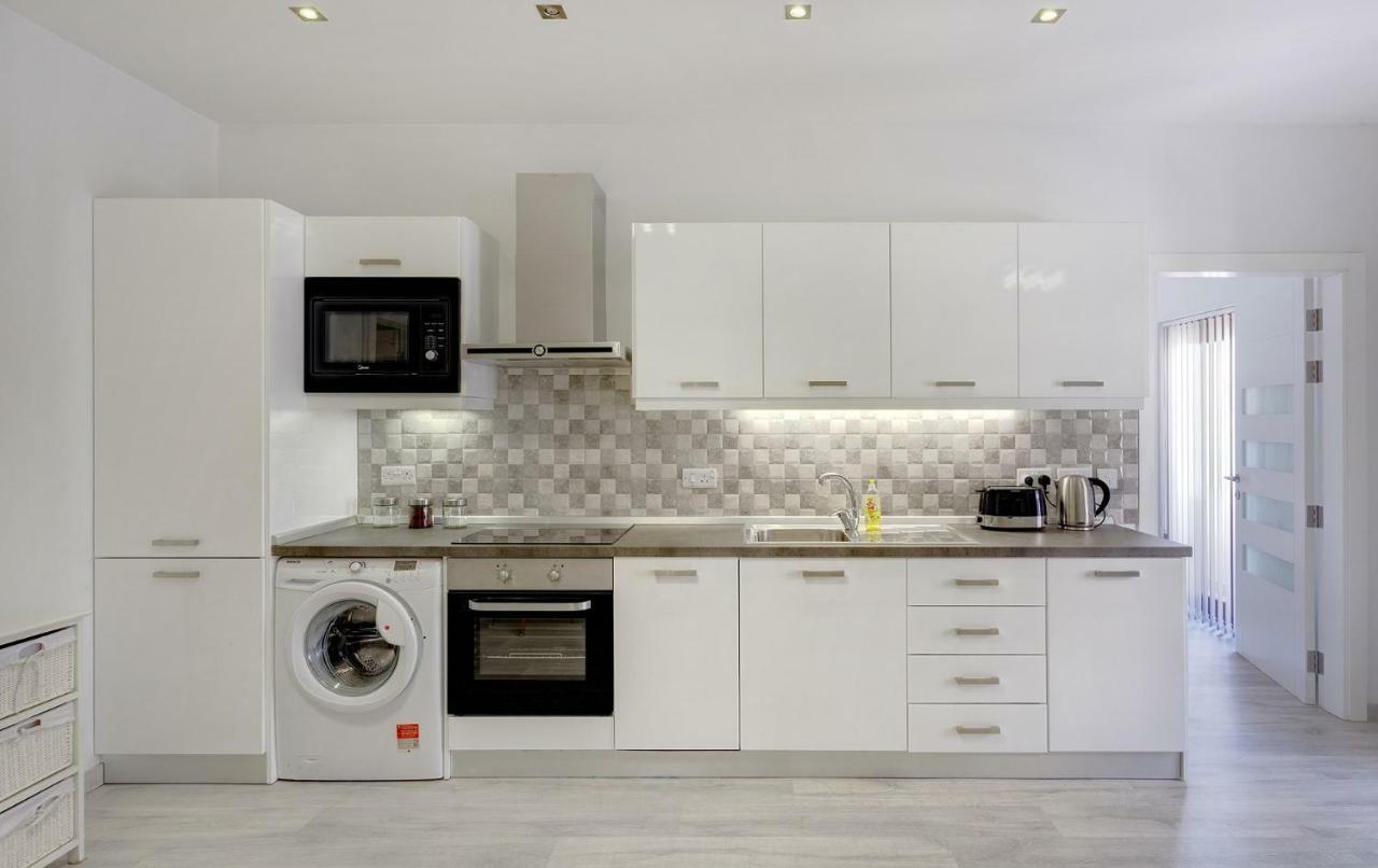 Splendid Apartment, Steps Away From The Sea Sliema Exterior photo