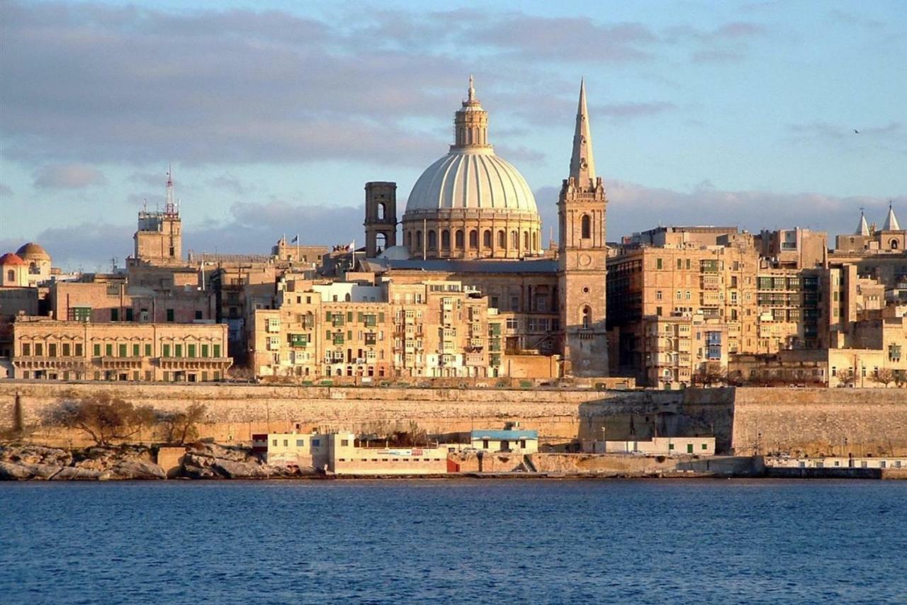 Splendid Apartment, Steps Away From The Sea Sliema Exterior photo