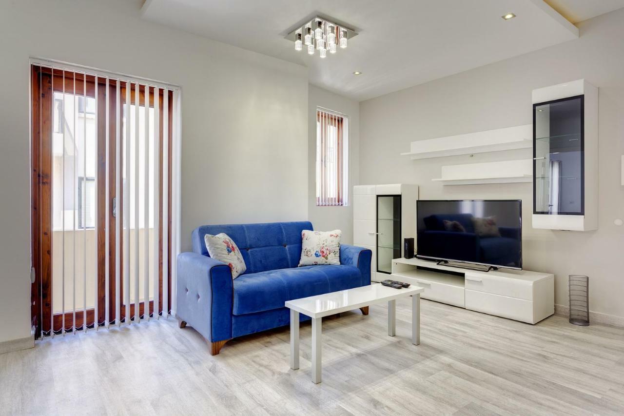 Splendid Apartment, Steps Away From The Sea Sliema Exterior photo