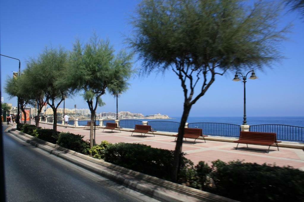 Splendid Apartment, Steps Away From The Sea Sliema Exterior photo